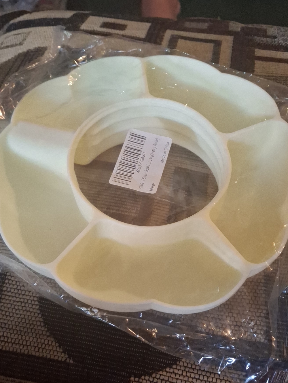 Cream Multi-Compartment Snack & Dip Serving Tray Silicone Tumbler